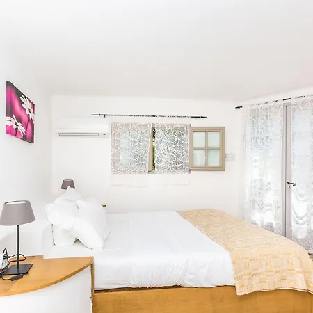 Отель Kilina 3*