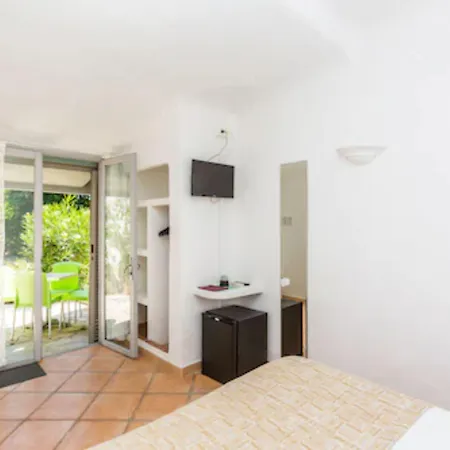 Отель Kilina 3*